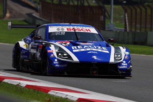 The red #23 MOTUL Niterra Z negotiates a left-hand corner at Fuji Speedway